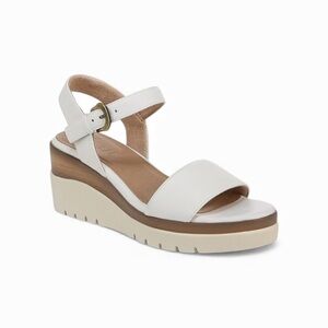 Soul Naturalizer Graciela White Wedge Sandals, size 8.5 NWT